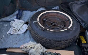 Pontiac-bonneville-1965-yellow-5