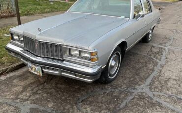 Pontiac-bonneville-1979-2