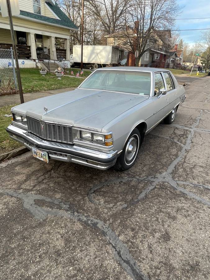 Pontiac-bonneville-1979-2