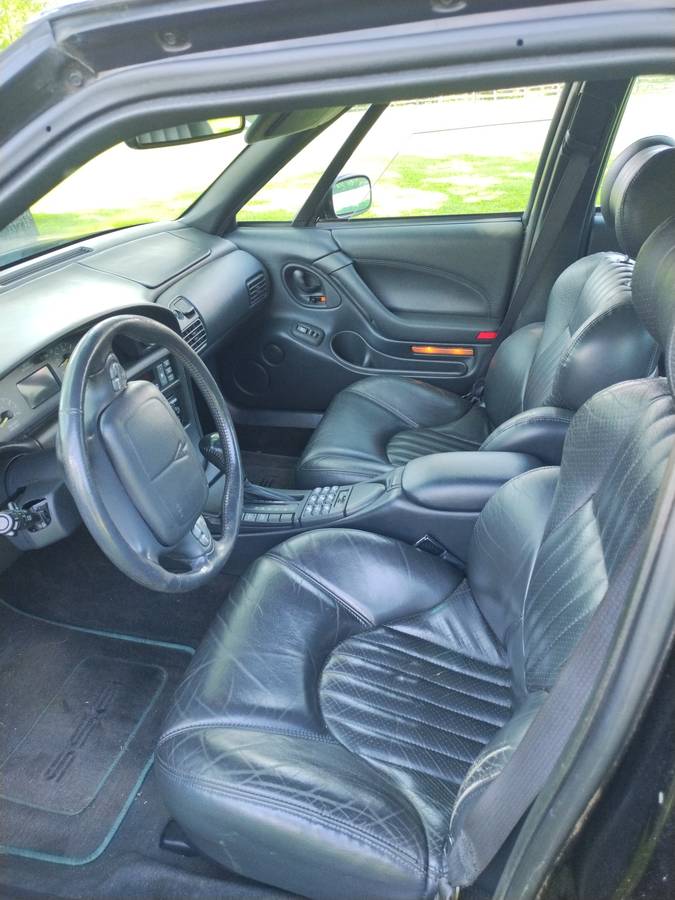 Pontiac-bonneville-1996-black-4