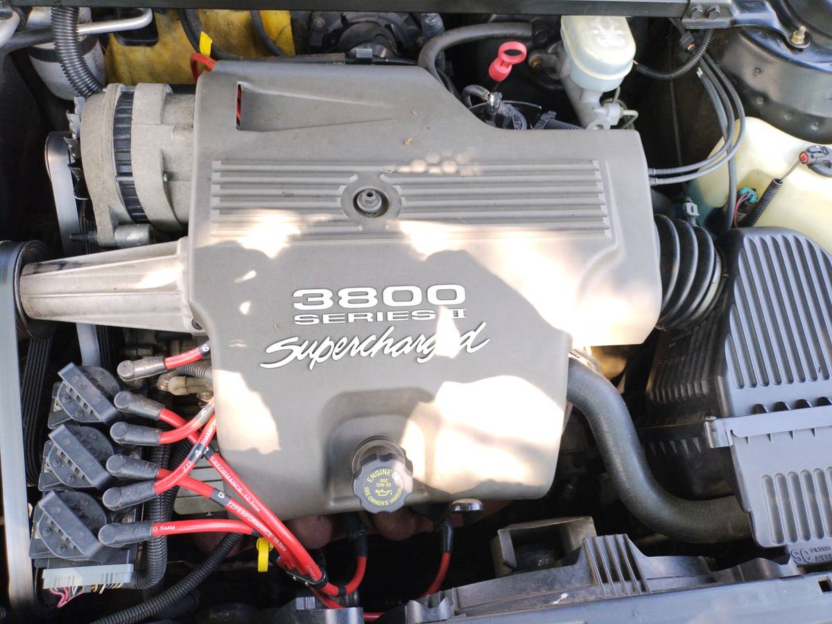 Pontiac-bonneville-1996-black-7