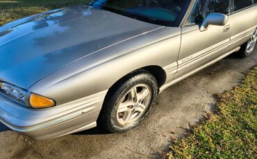 Pontiac-bonneville-1996-brown