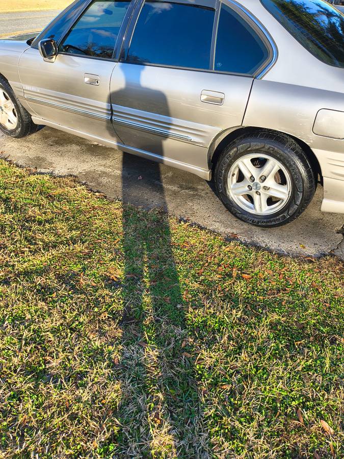 Pontiac-bonneville-1996-brown-4