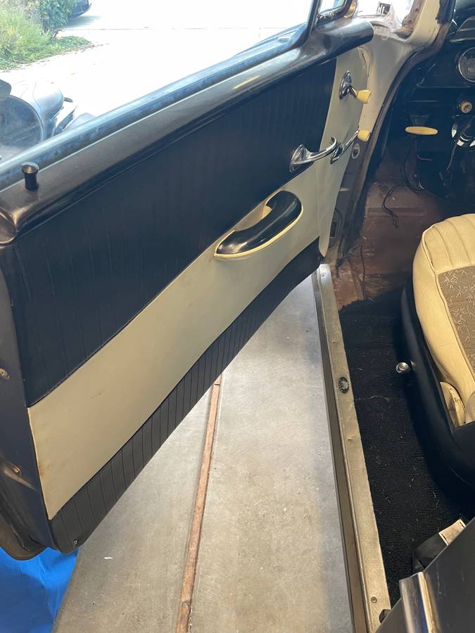 Pontiac-chieftain-catalina-coupe-1956-grey-21