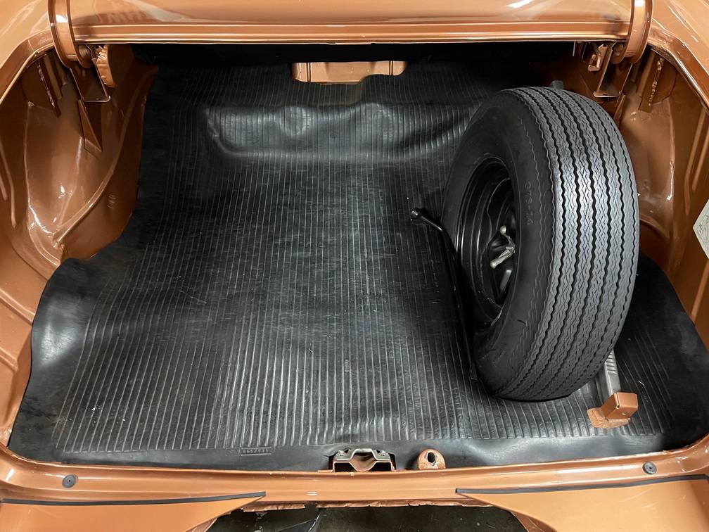 Pontiac-convertible-1957-brown-14