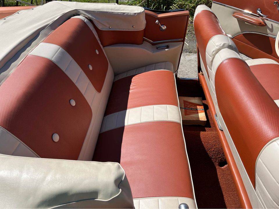 Pontiac-convertible-1957-brown-23