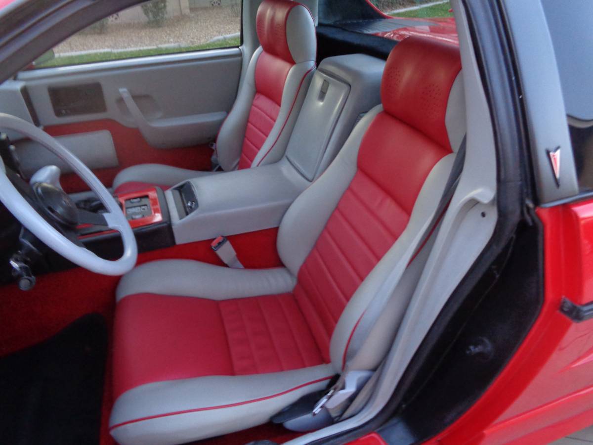 Pontiac-fiero-gt-1985-2