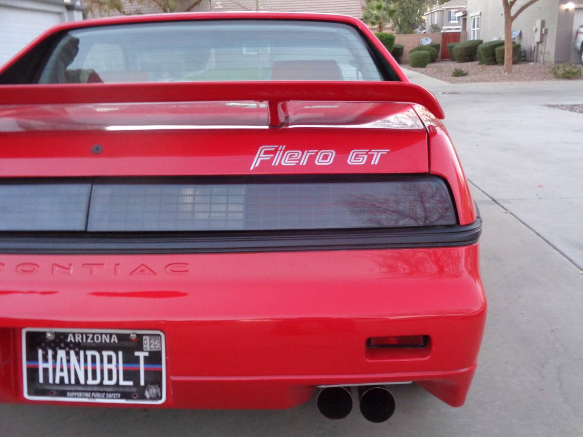 Pontiac-fiero-gt-1985-3