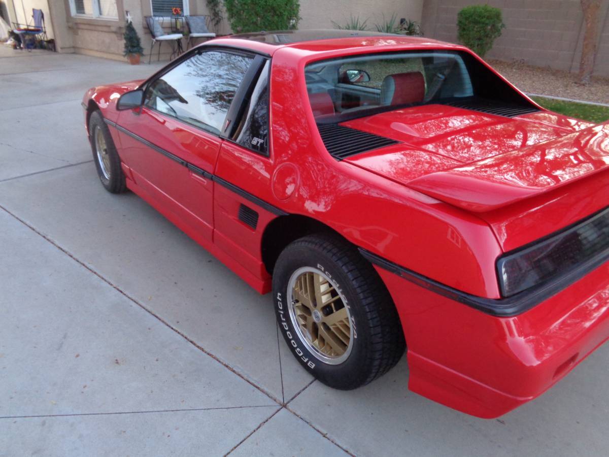Pontiac-fiero-gt-1985-4