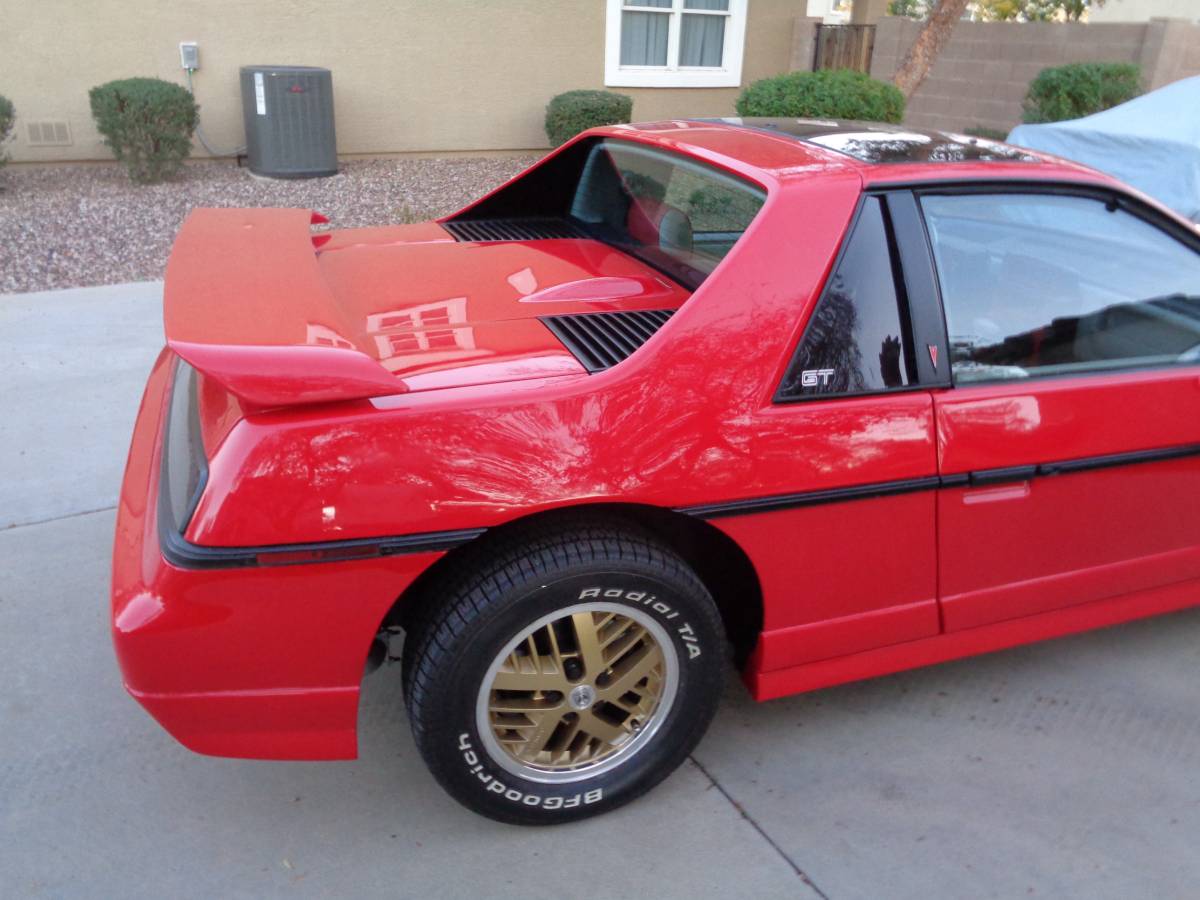 Pontiac-fiero-gt-1985-5