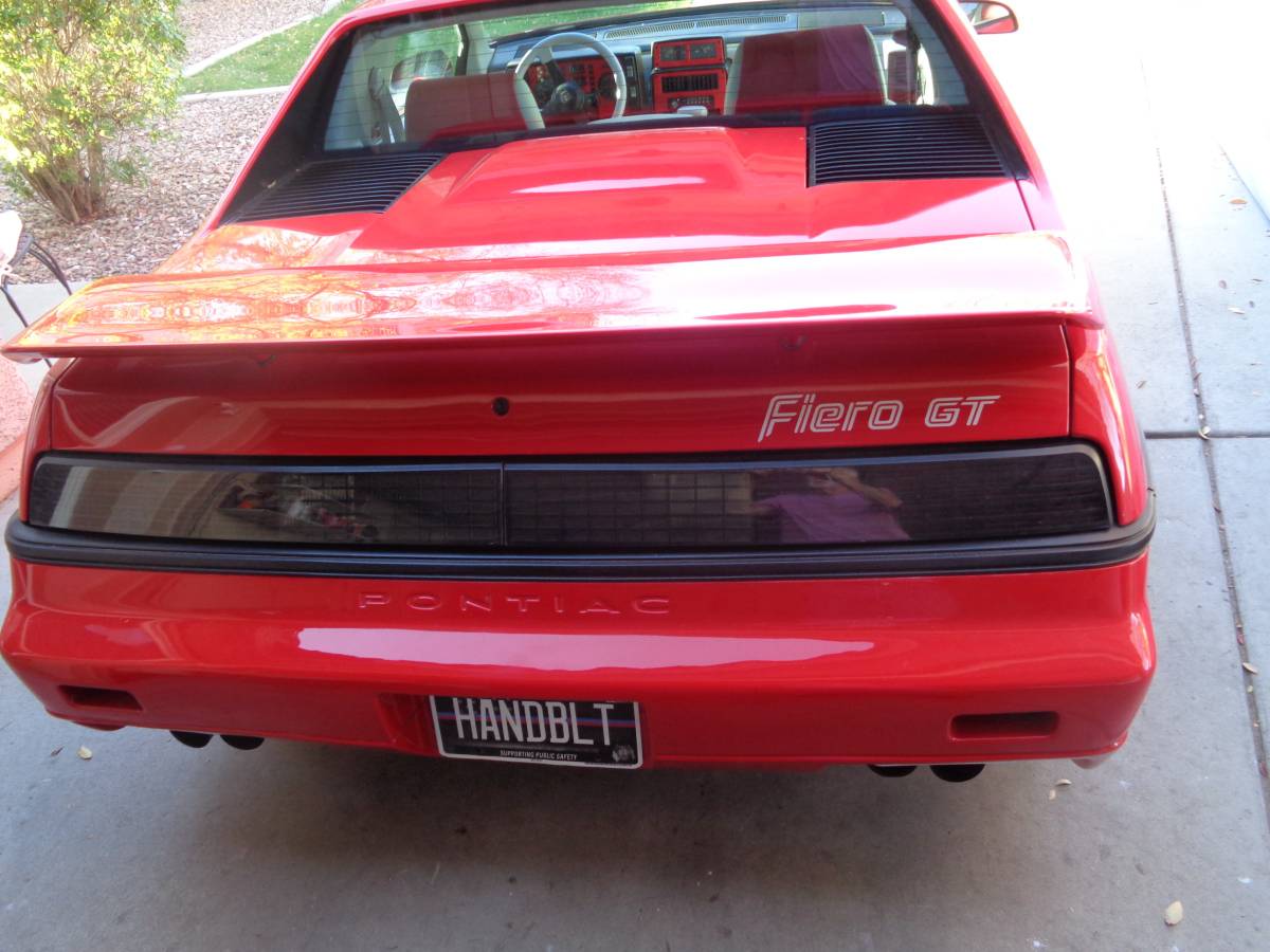 Pontiac-fiero-gt-1985-6