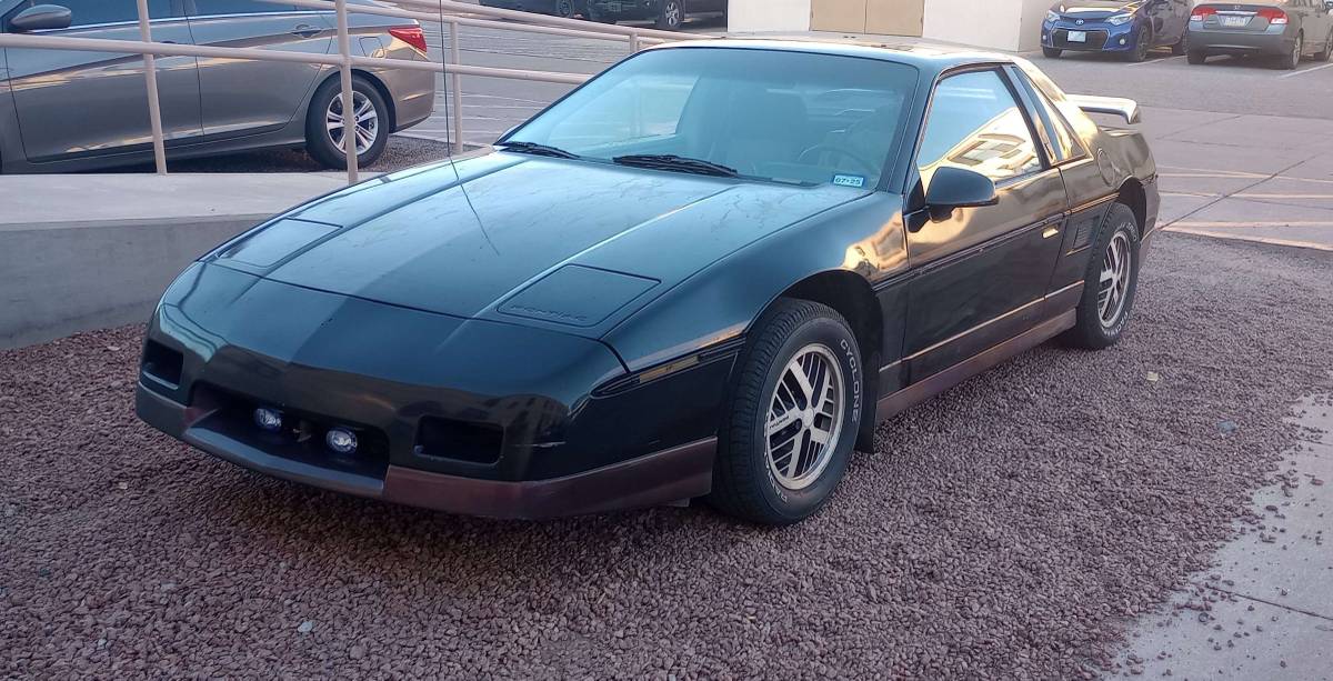 Pontiac-fiero-gt-1985-black-4