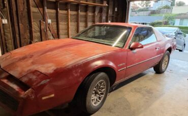 Pontiac-firebird-1982-red-1