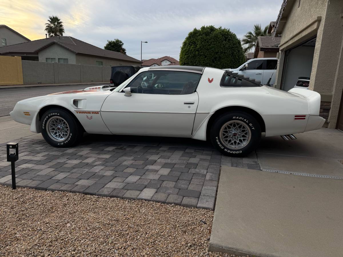 Pontiac-firebird-trans-am-1979-white-1