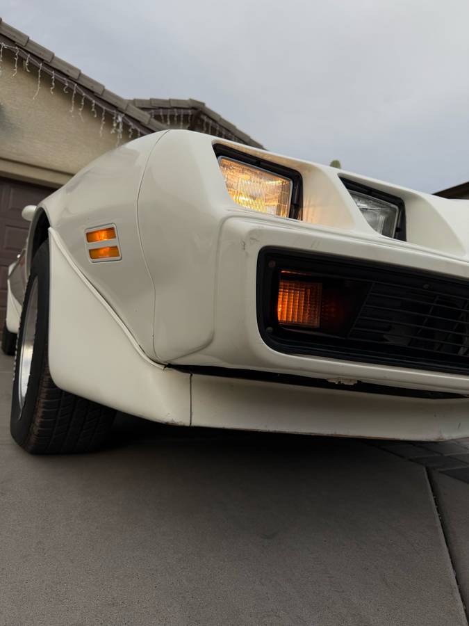 Pontiac-firebird-trans-am-1979-white-10