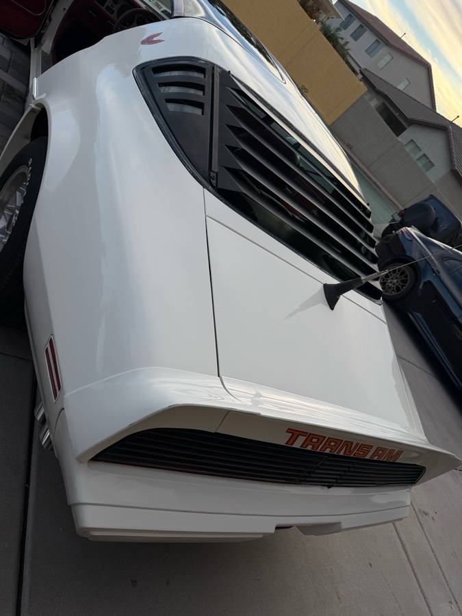 Pontiac-firebird-trans-am-1979-white-11