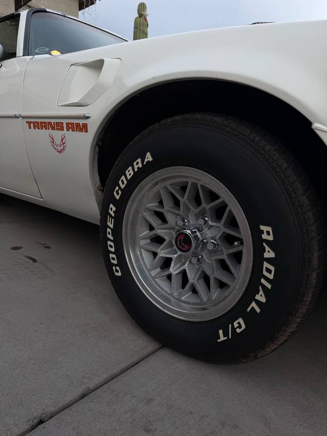 Pontiac-firebird-trans-am-1979-white-17