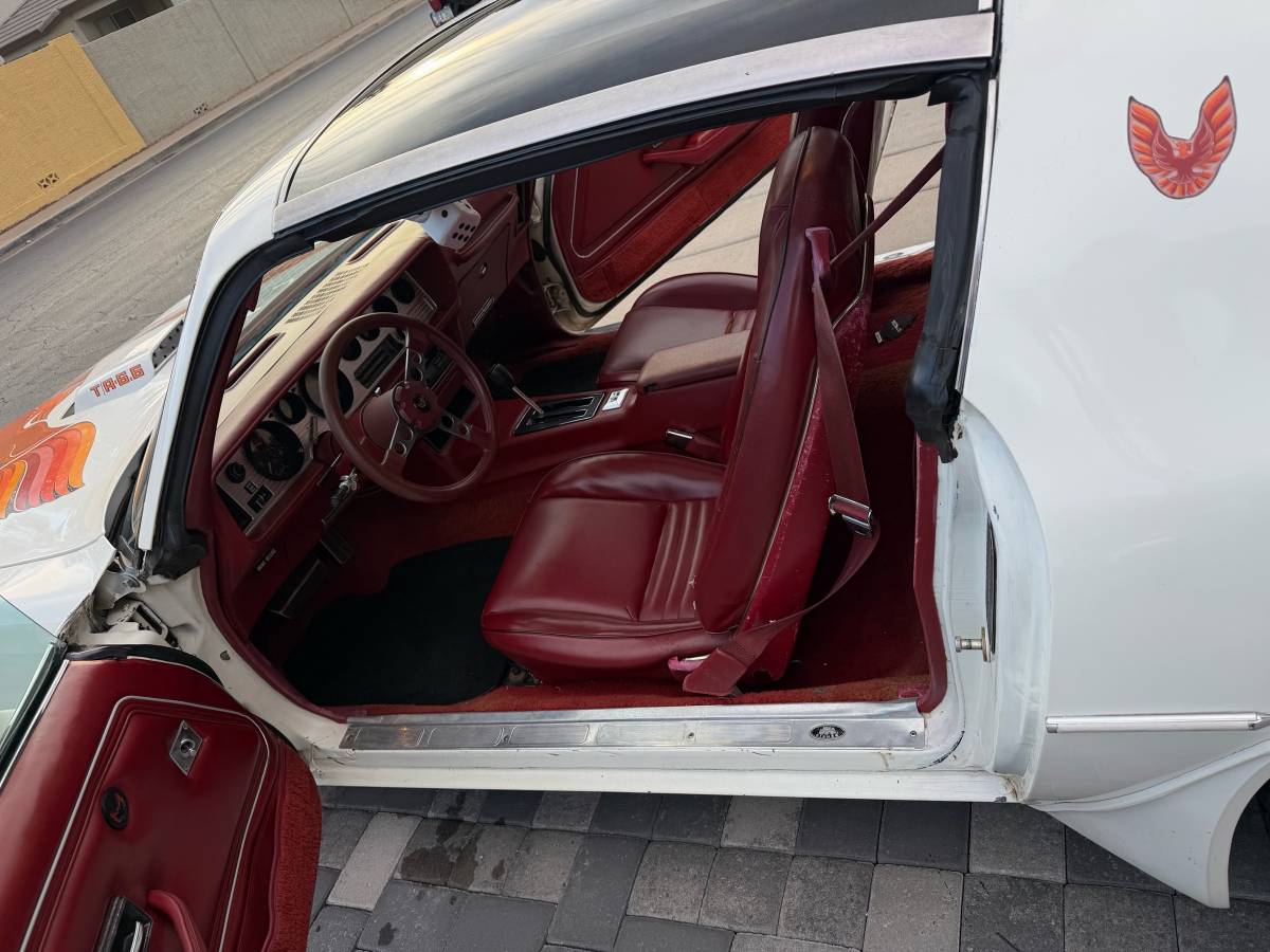 Pontiac-firebird-trans-am-1979-white-21
