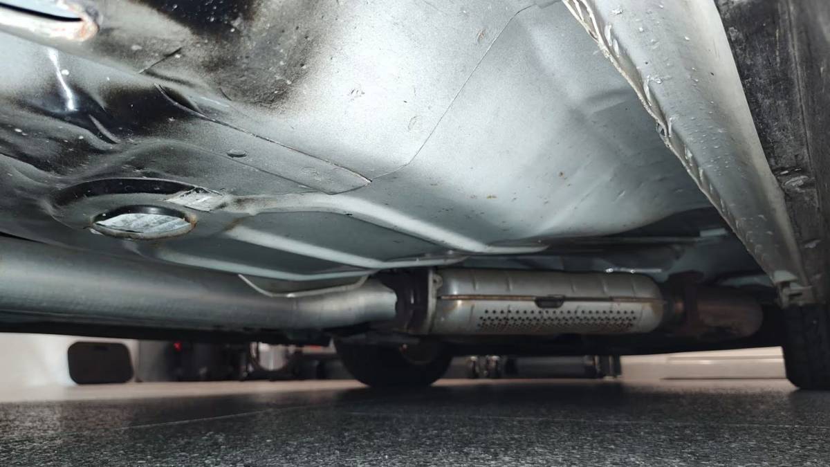 Pontiac-firebird-trans-am-gta-1987-white-5