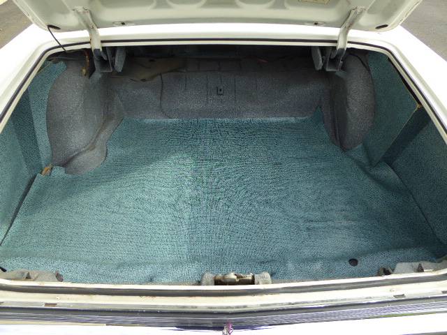 Pontiac-grand-prix-1964-white-12