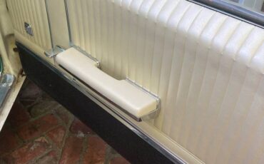 Pontiac-grand-prix-1965-white-17