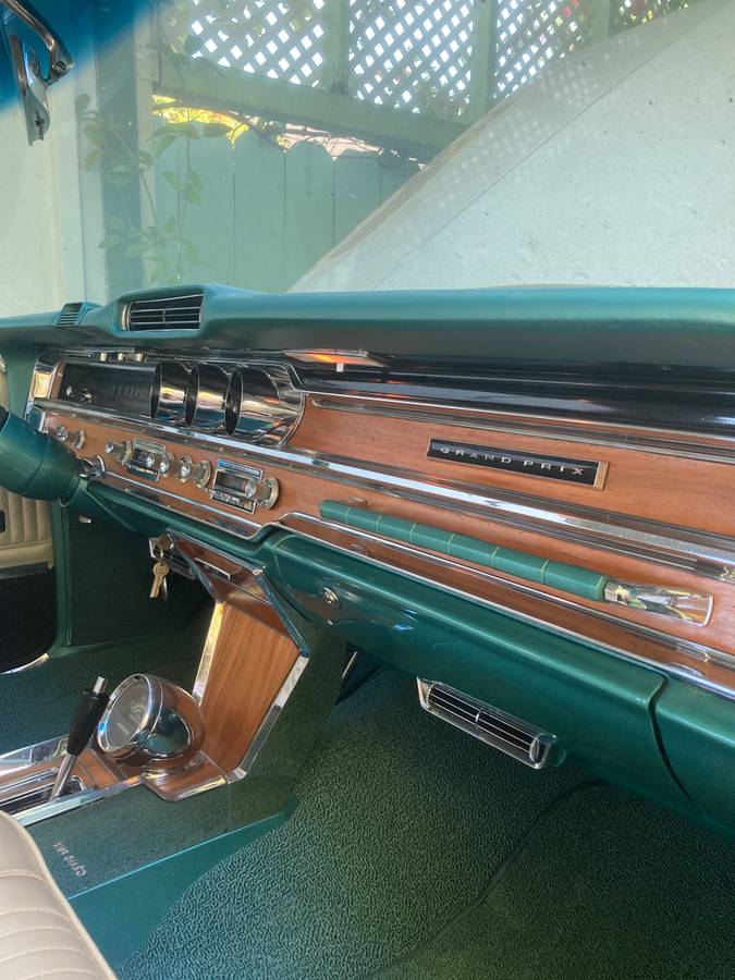 Pontiac-grand-prix-1965-white-18