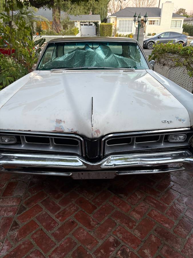 Pontiac-grand-prix-1965-white-3