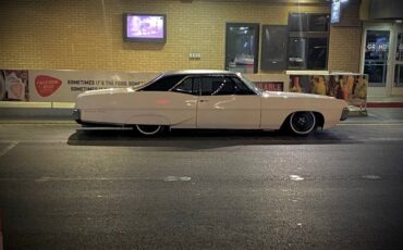 Pontiac-grand-prix-1967-white-1