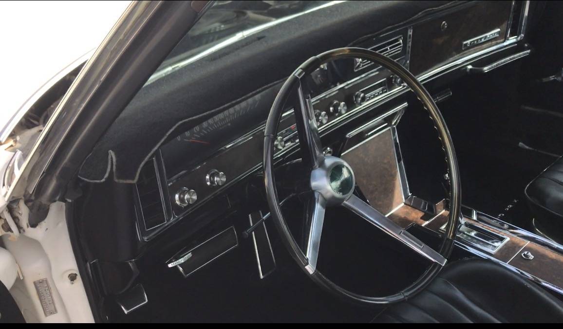 Pontiac-grand-prix-1967-white-6