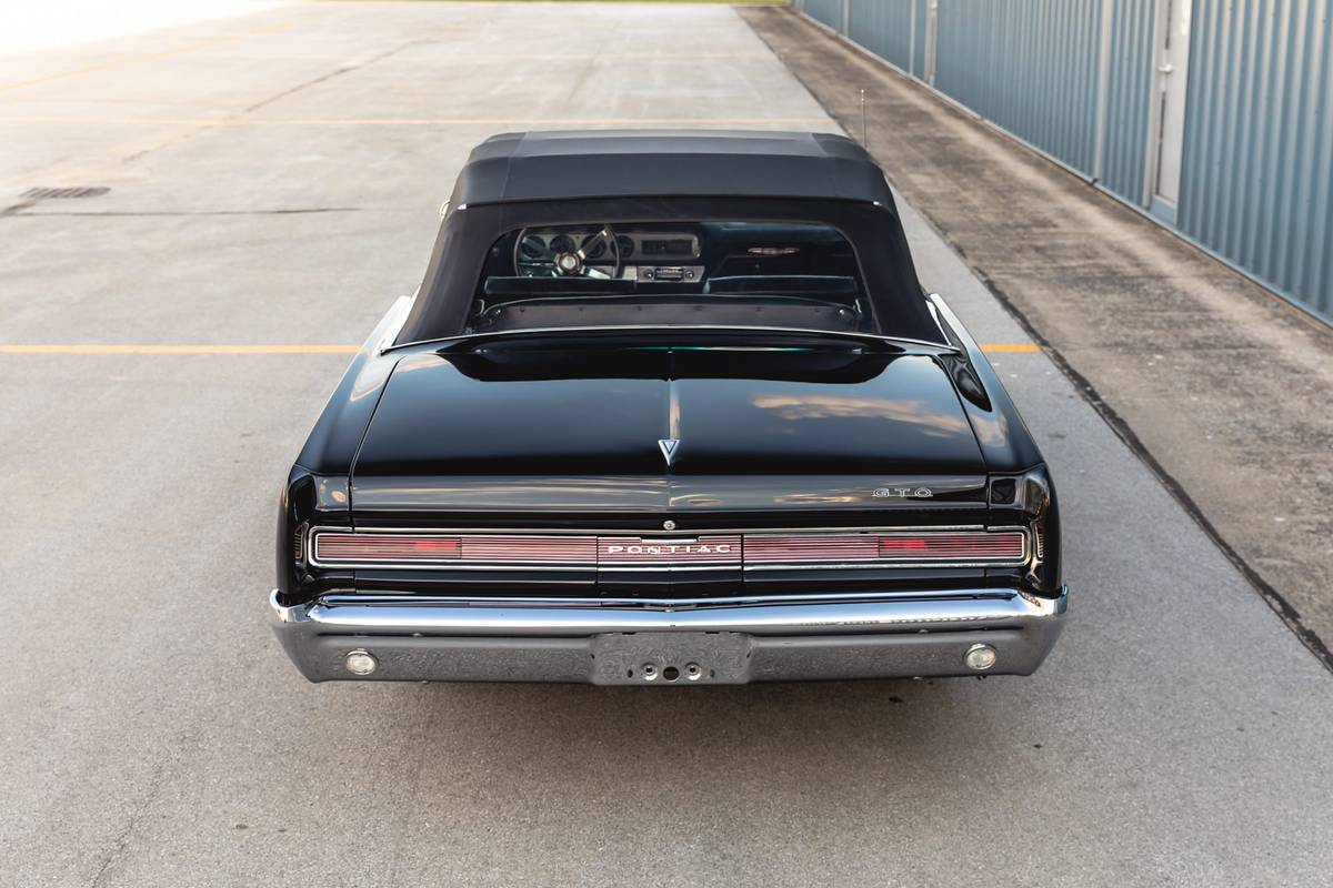 Pontiac-gto-1964-black-3