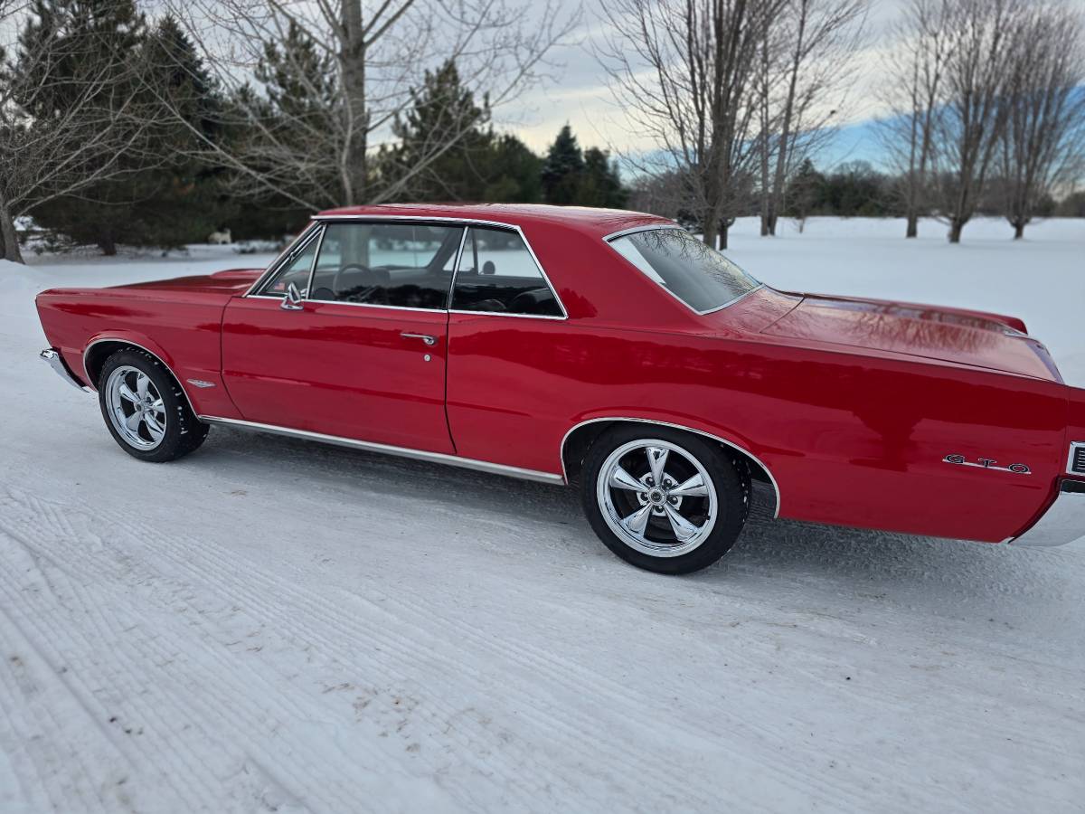 Pontiac-gto-1965-1