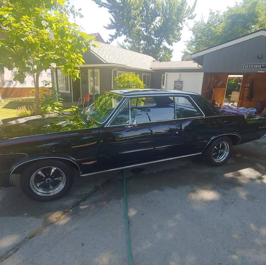 Pontiac-gto-1965-black