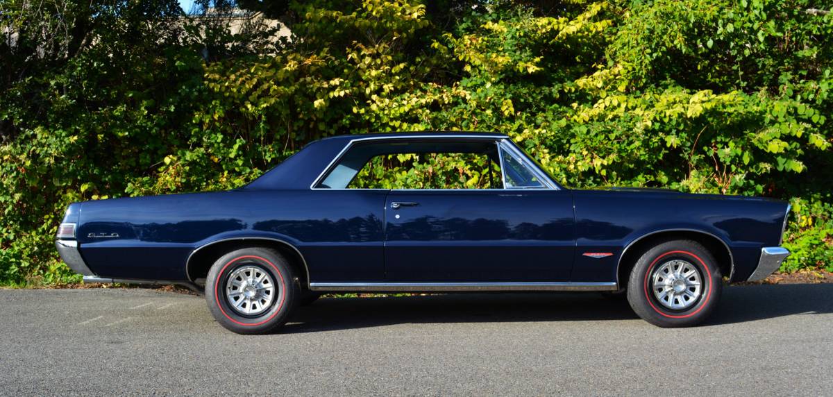 Pontiac-gto-1965-blue-25