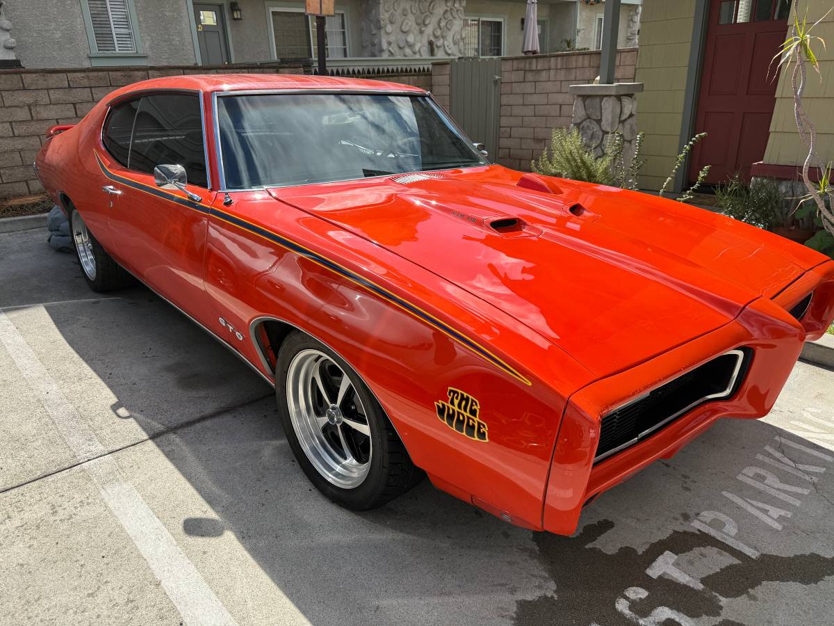 Pontiac-gto-1969-orange-1