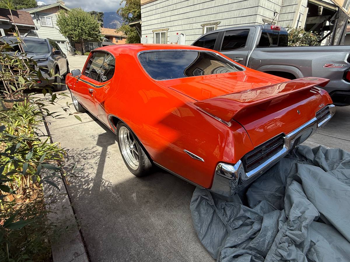 Pontiac-gto-1969-orange-4
