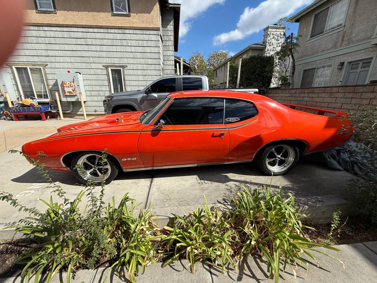 Pontiac-gto-1969-orange-5