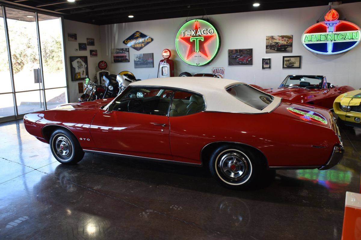Pontiac-gto-1969-red-3
