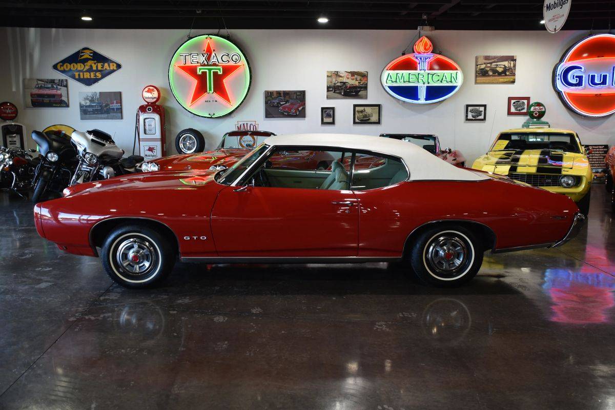 Pontiac-gto-1969-red