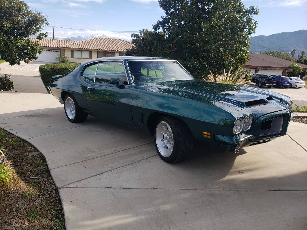 Pontiac-gto-1972-green-1