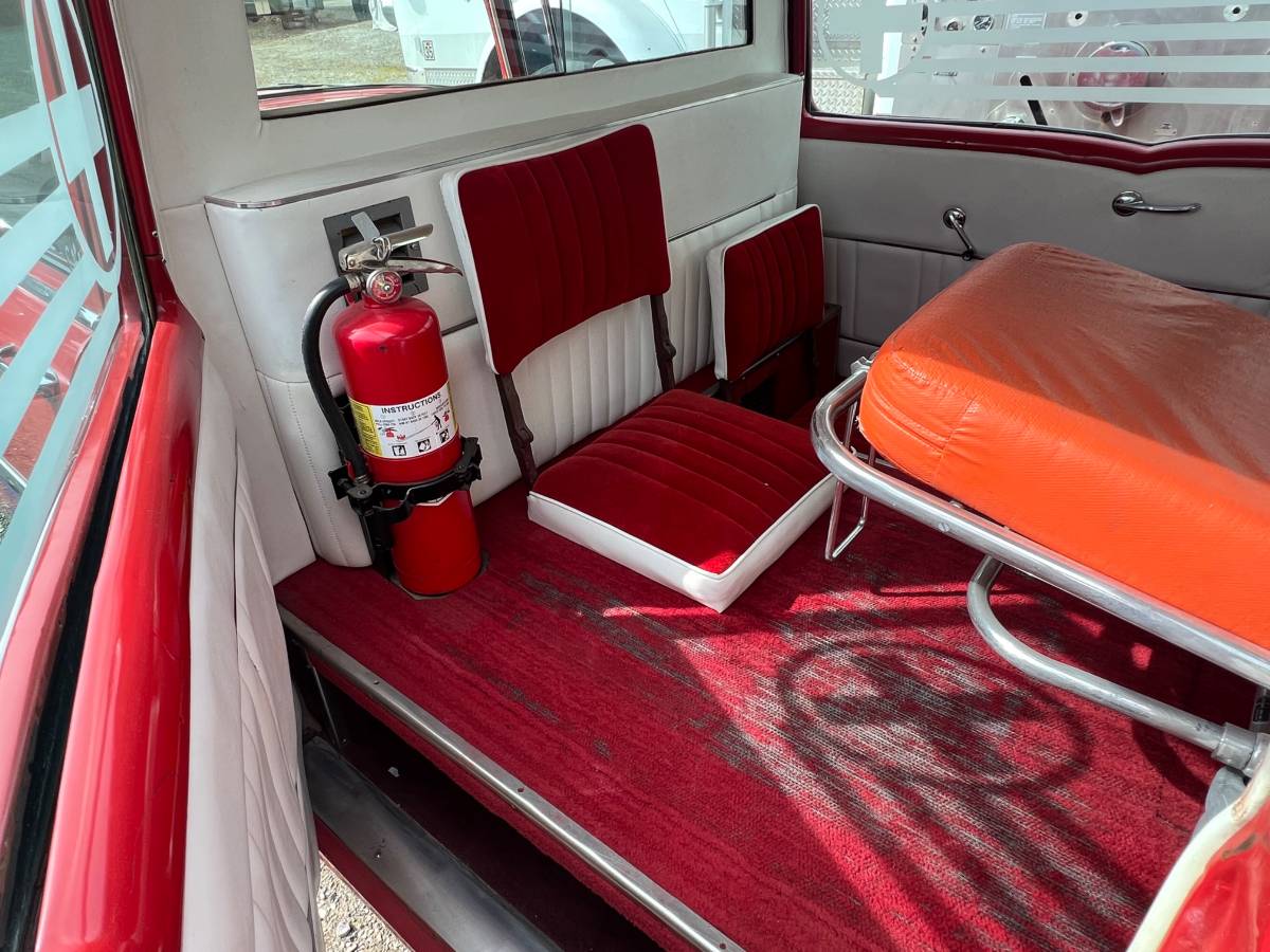 Pontiac-station-wagon-1955-64