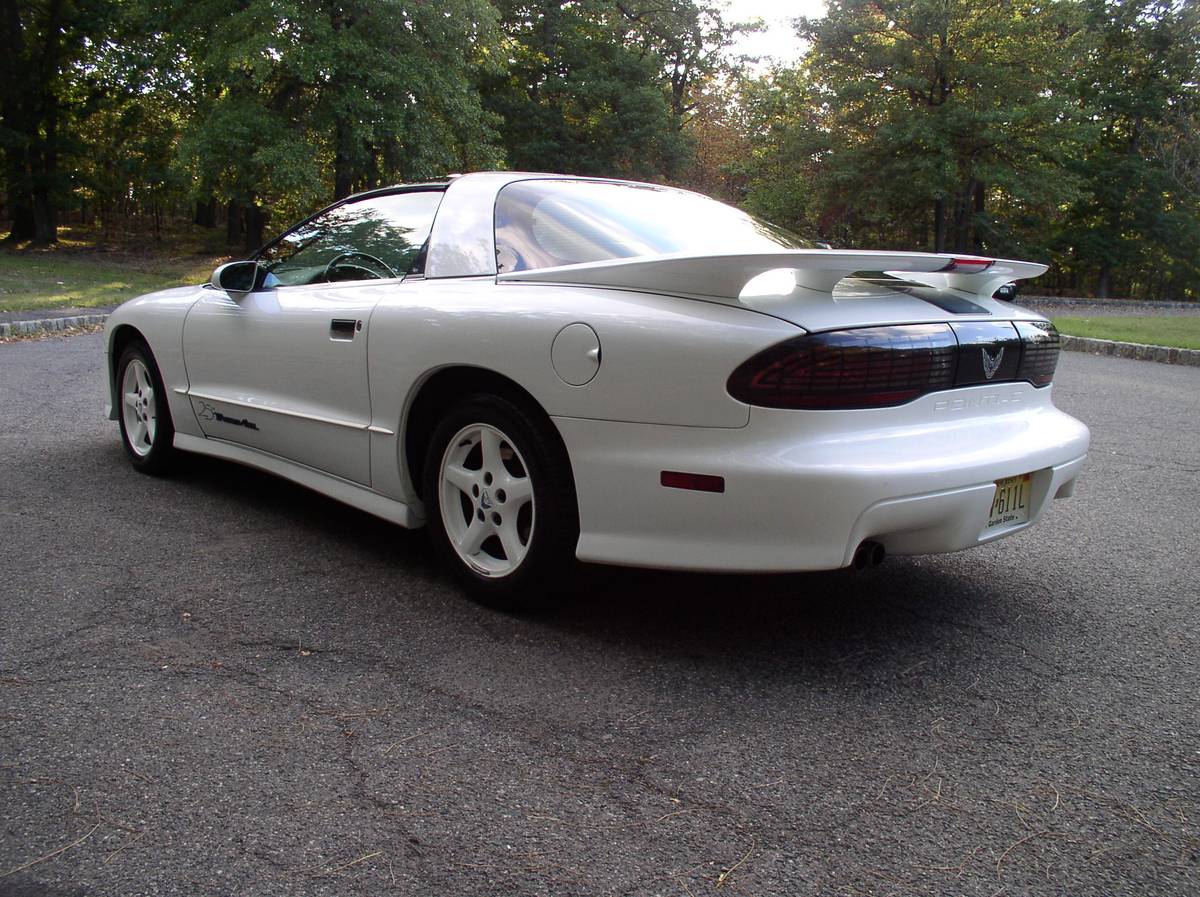 Pontiac-trans-am-1994-white-1