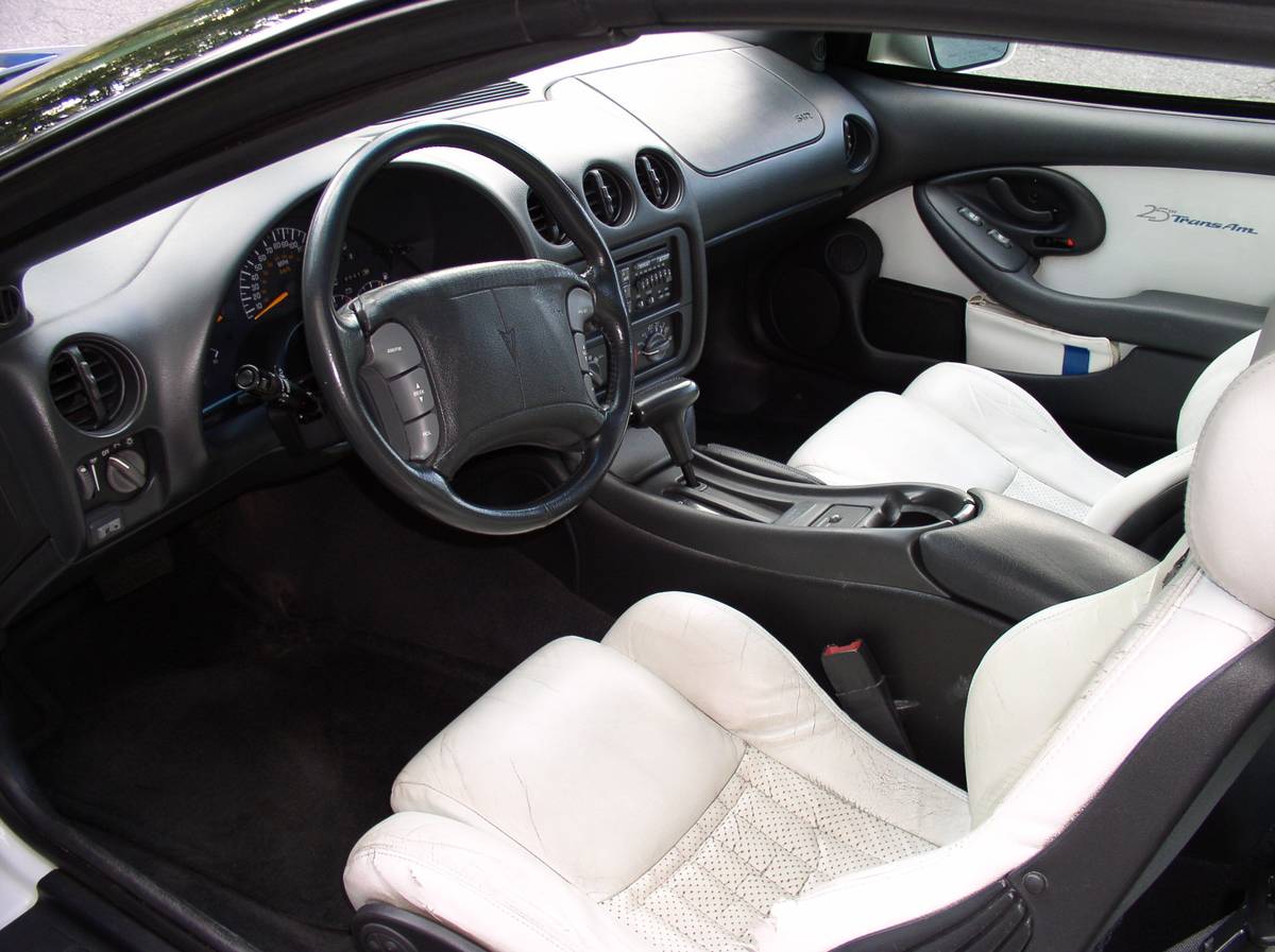 Pontiac-trans-am-1994-white-5