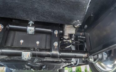 Porsche-356-replica-1957-Seal-Gray-Brown-Diamond-Stitch-11