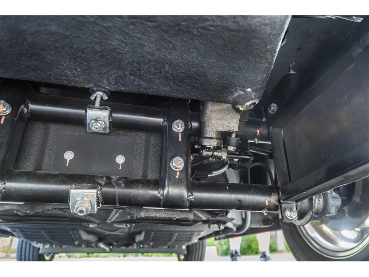 Porsche-356-replica-1957-Seal-Gray-Brown-Diamond-Stitch-11