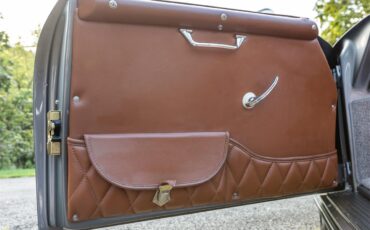 Porsche-356-replica-1957-Seal-Gray-Brown-Diamond-Stitch-26