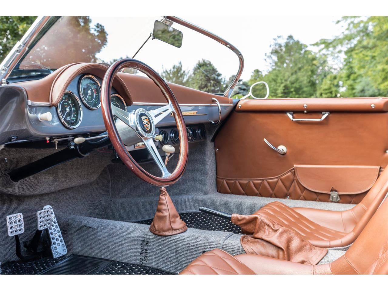 Porsche-356-replica-1957-Seal-Gray-Brown-Diamond-Stitch-27