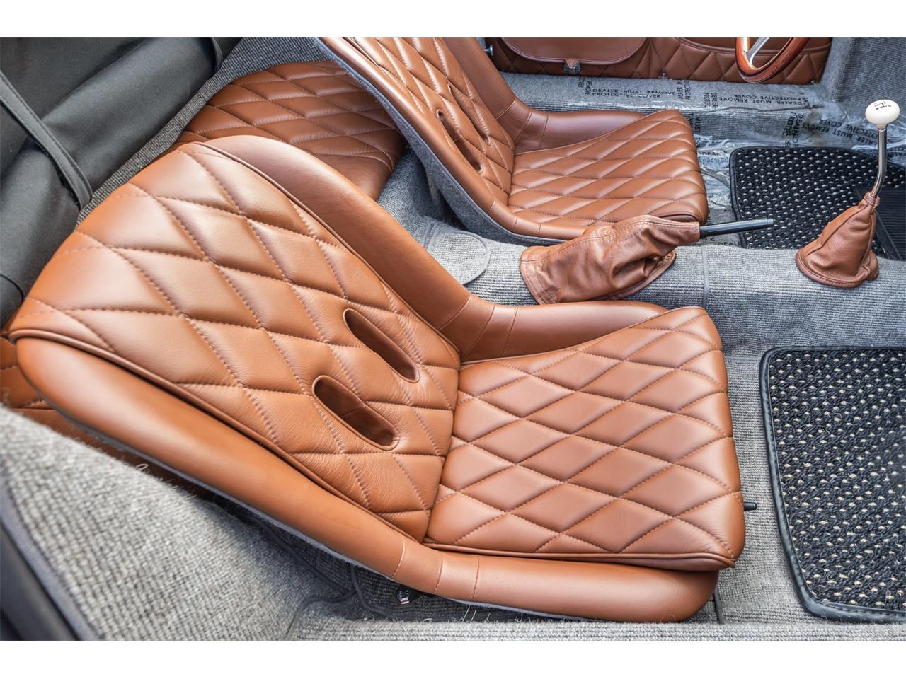 Porsche-356-replica-1957-Seal-Gray-Brown-Diamond-Stitch-32