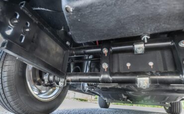 Porsche-356-replica-1957-Seal-Gray-Brown-Diamond-Stitch-51