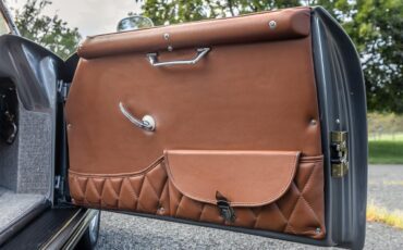 Porsche-356-replica-1957-Seal-Gray-Brown-Diamond-Stitch-9