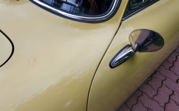 Porsche-356c-1964-yellow-18